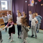 dzieci tańczą 16 conv.jpeg
